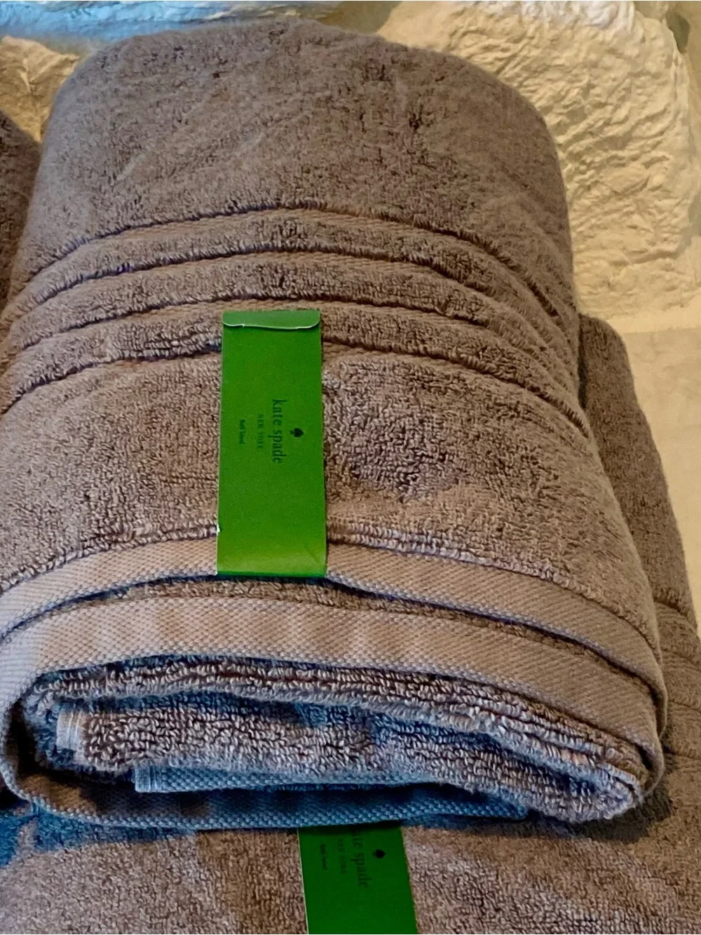 New with tags Kate Spade Gray Plush Bath Towels - Set of 4